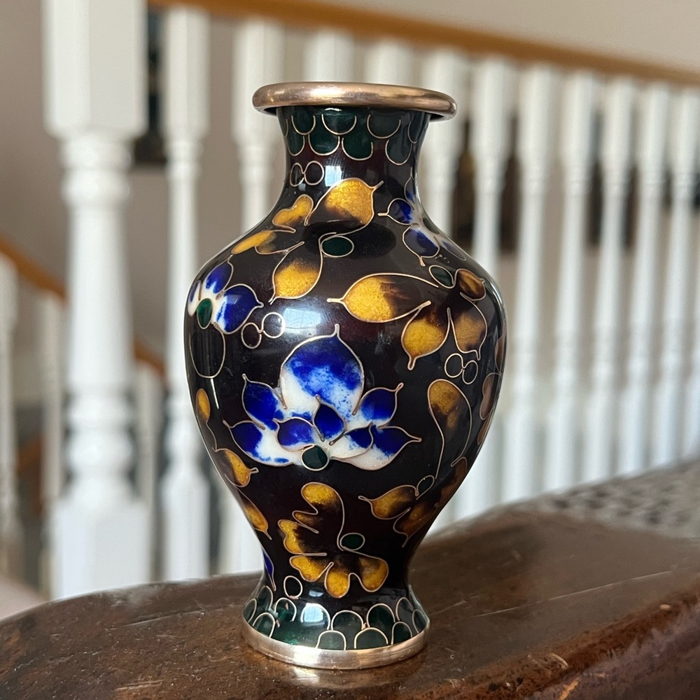 Elegant Black and Gold Vase